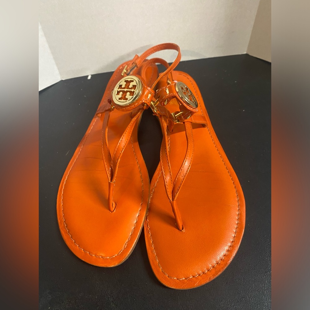 Tory Burch Miller Orange Leather Thong Sandals Gold Logo Women's Size 8.5 🧡💛 - Picture 6 of 8